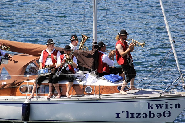 不仅给球迷 不仅给球迷